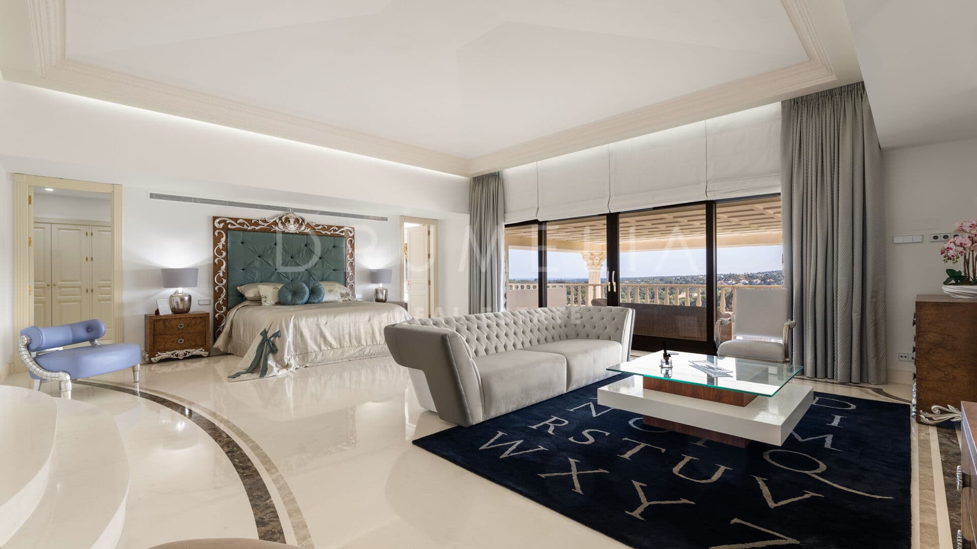 Grand Mansion with Panoramic Views in Sotogrande Alto
